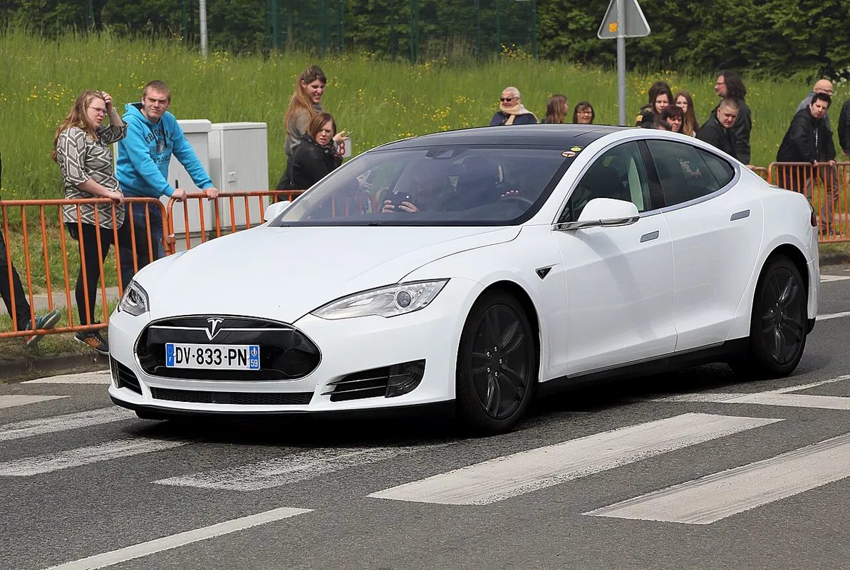 Tesla Model S lors d'une balade caritative à Mouscron, Belgique